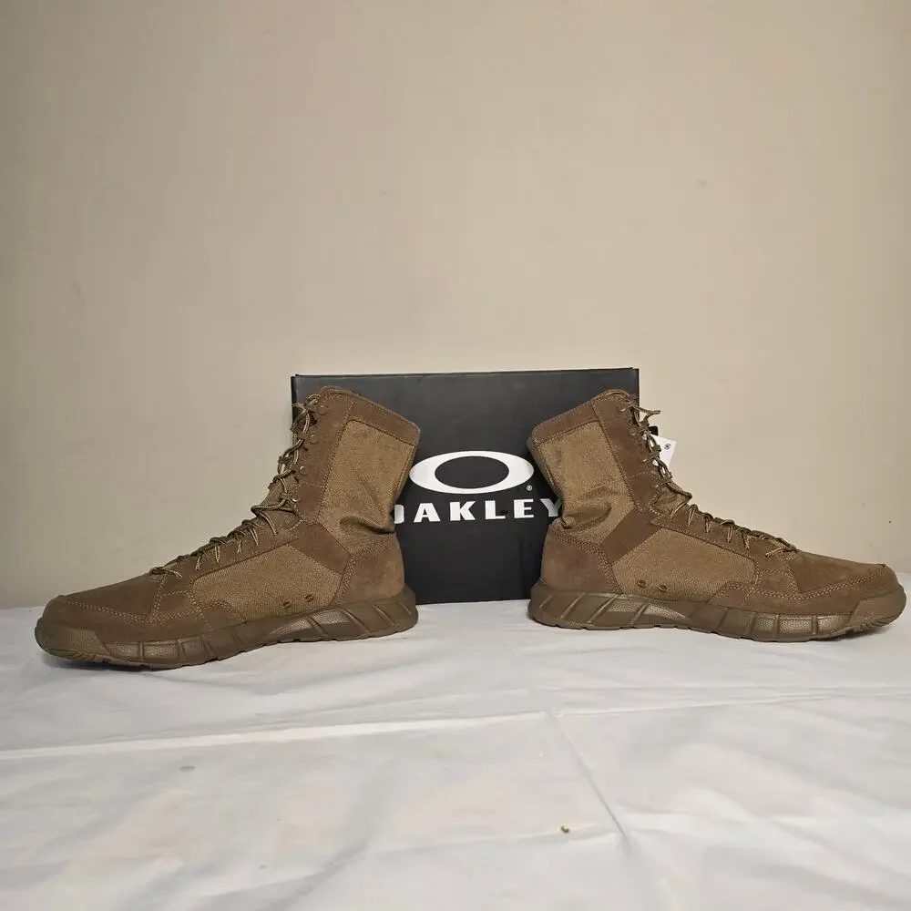 Oakley Mens 11 LT Assault 2 work boots new in the box color coyote.